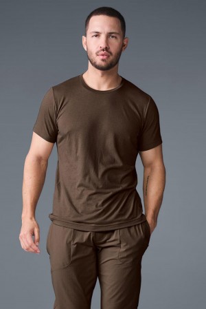 Camisetas Running Alo Yoga Triumph Hombre Espresso | España NXJP-90741
