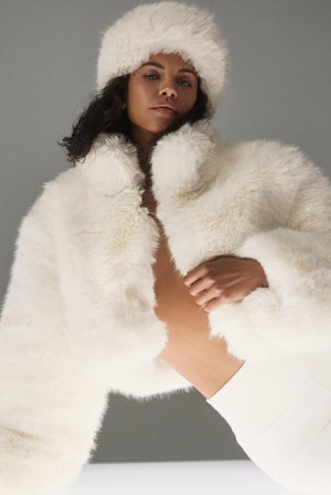 Chaquetas Alo Yoga Opulent Faux Fur Cropped Mujer Ivory | España OLFV-35091