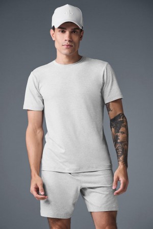 Short Sleeve Alo Yoga Conquer Reform Crewneck Hombre Gris | España ZLWQ-89546