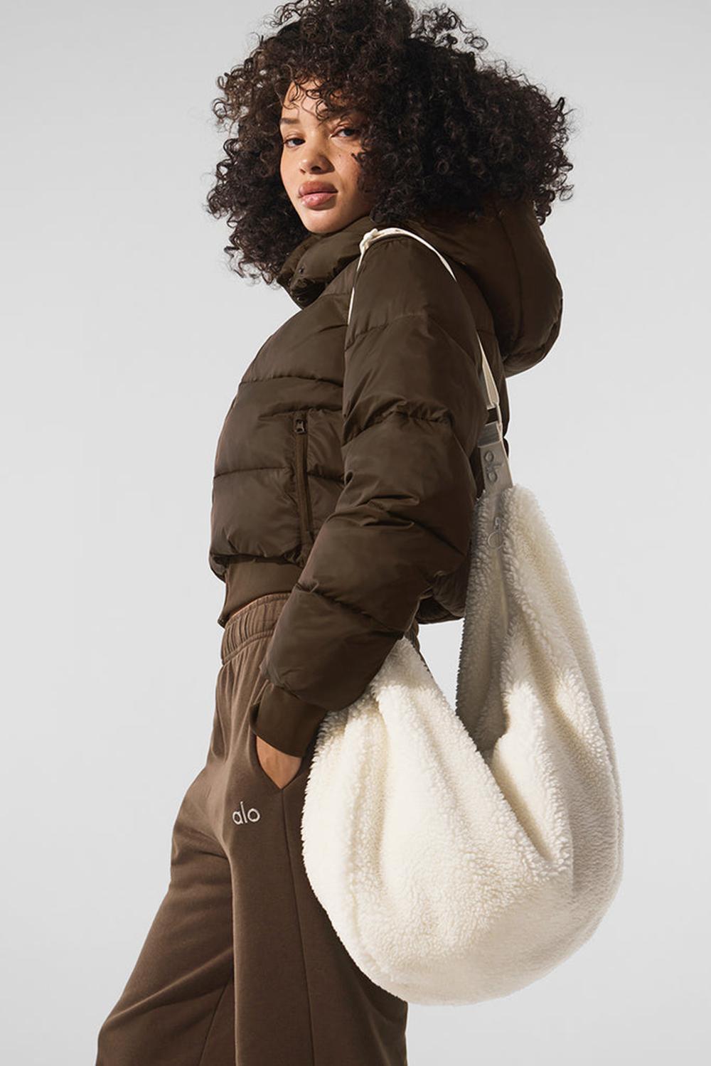Bolso Bandolera Alo Yoga Sherpa Om The Go Mujer Ivory | España  YZPK-82935