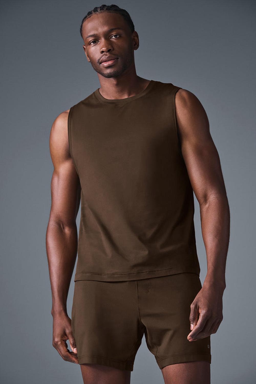 Camiseta Sin Mangas Running Alo Yoga Conquer Muscle Hombre Espresso | España  GMQI-67914
