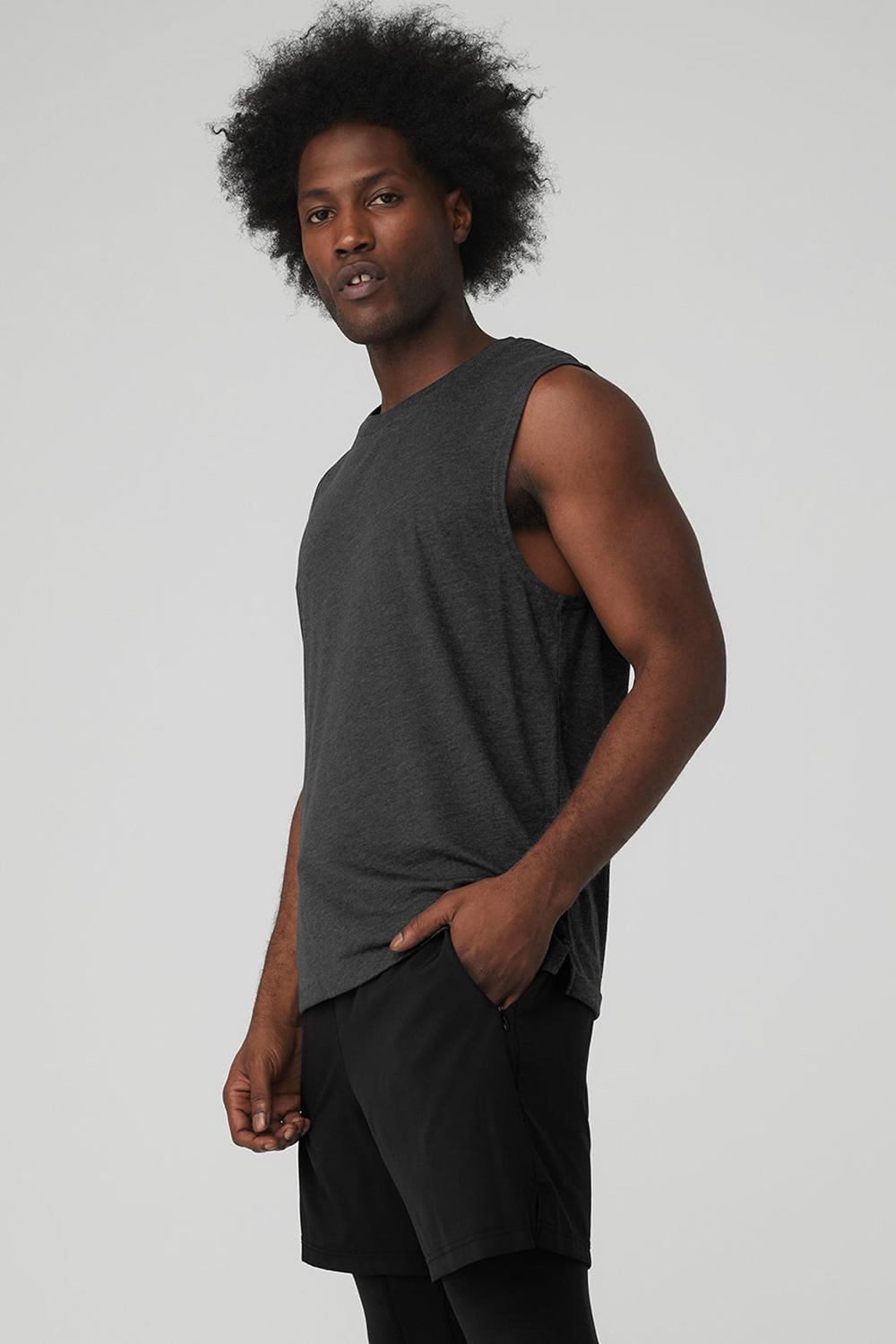 Camiseta Sin Mangas Running Alo Yoga The Triumph Muscle Hombre Negras | España  OTQI-53162
