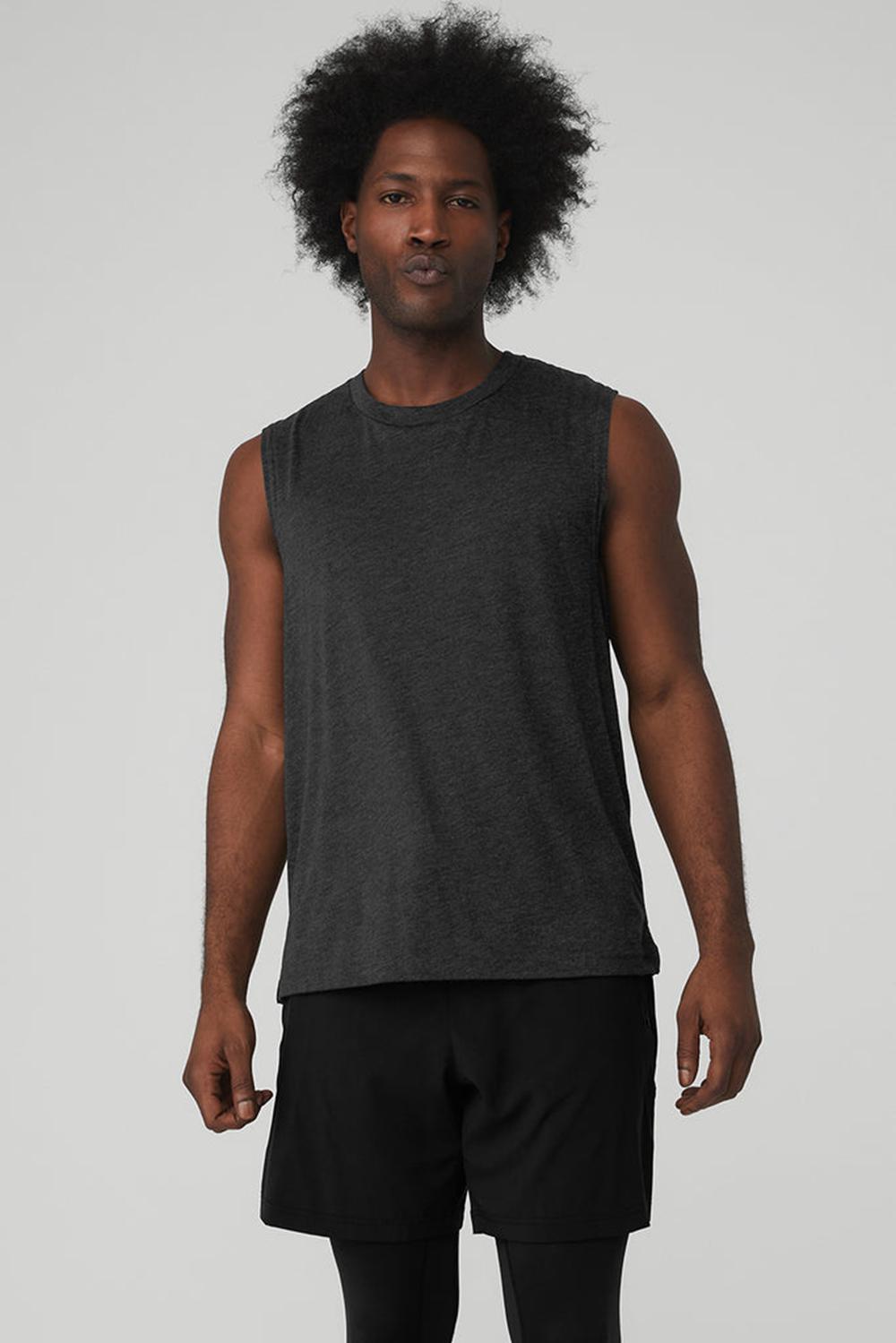 Camiseta Sin Mangas Running Alo Yoga The Triumph Muscle Hombre Negras | España  OTQI-53162