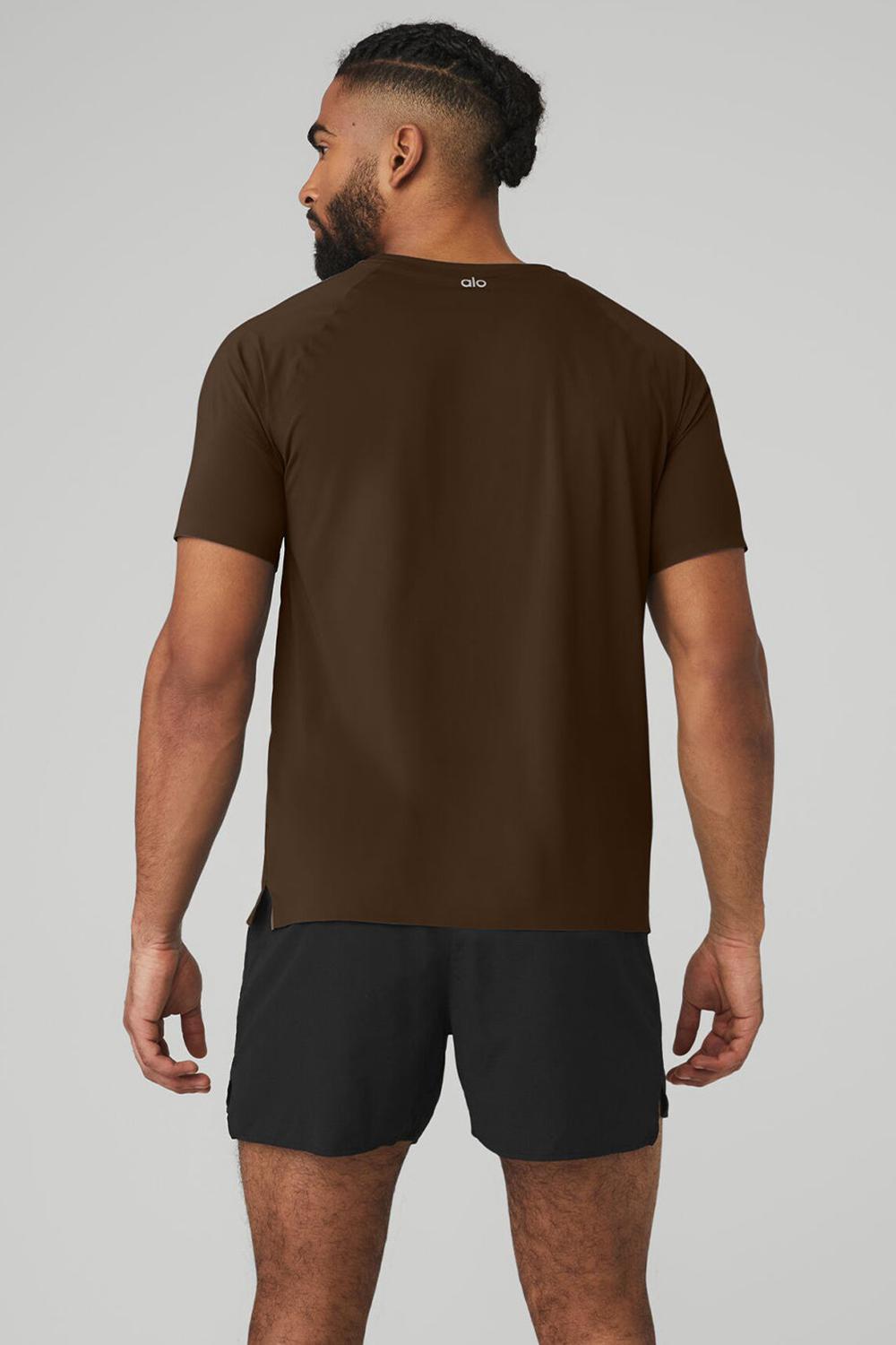 Camisetas Running Alo Yoga Idol Performance Hombre Espresso | España  TEBX-90173