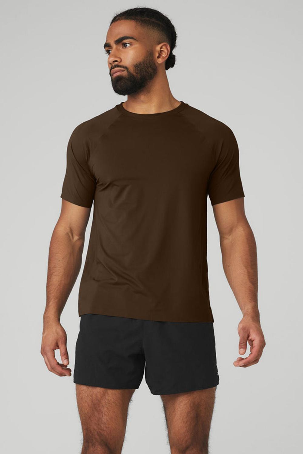 Camisetas Running Alo Yoga Idol Performance Hombre Espresso | España  TEBX-90173