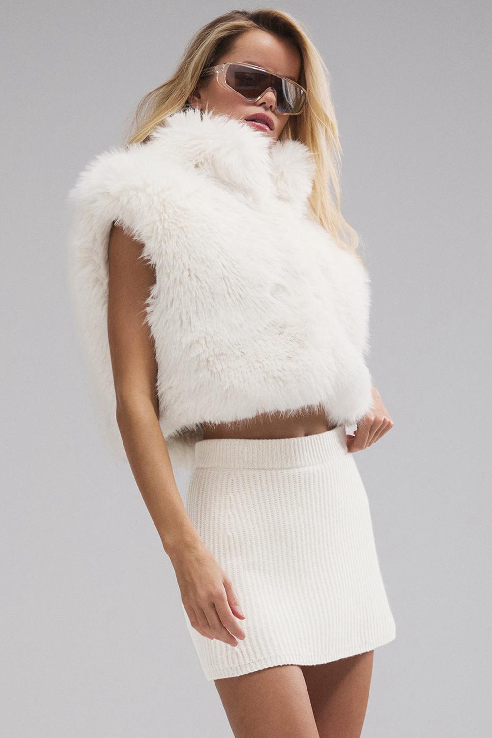 Chaleco Alo Yoga Opulent Faux Fur Cropped Mujer Ivory | España  WFAL-24780