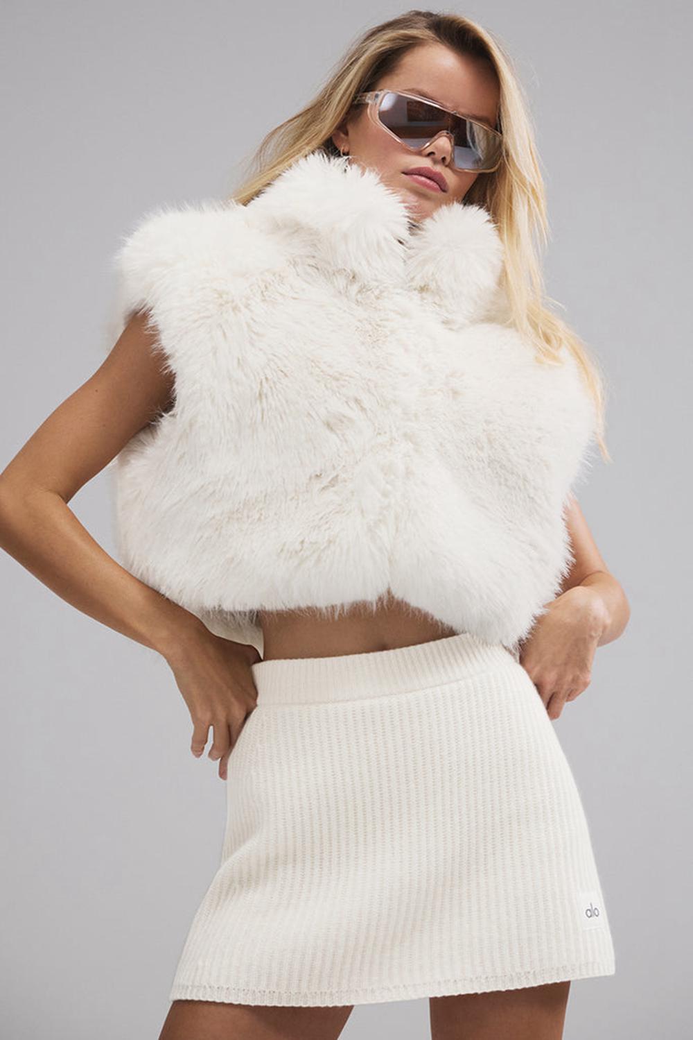 Chaleco Alo Yoga Opulent Faux Fur Cropped Mujer Ivory | España  WFAL-24780