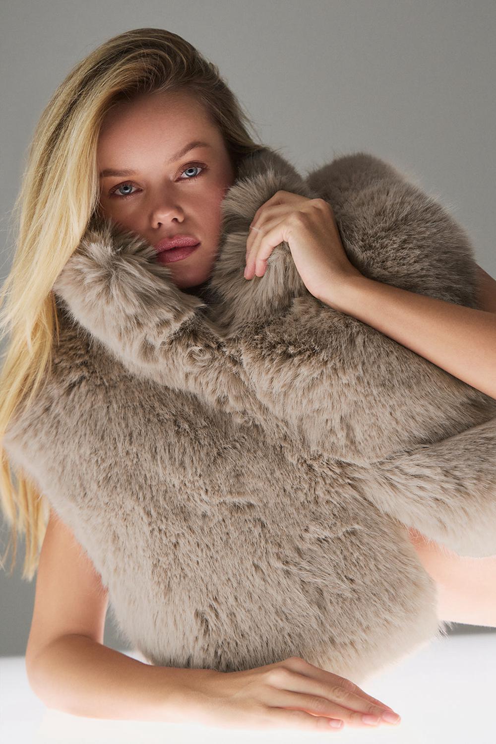 Chaleco Alo Yoga Opulent Faux Fur Cropped Mujer Oat | España  IPFQ-26571