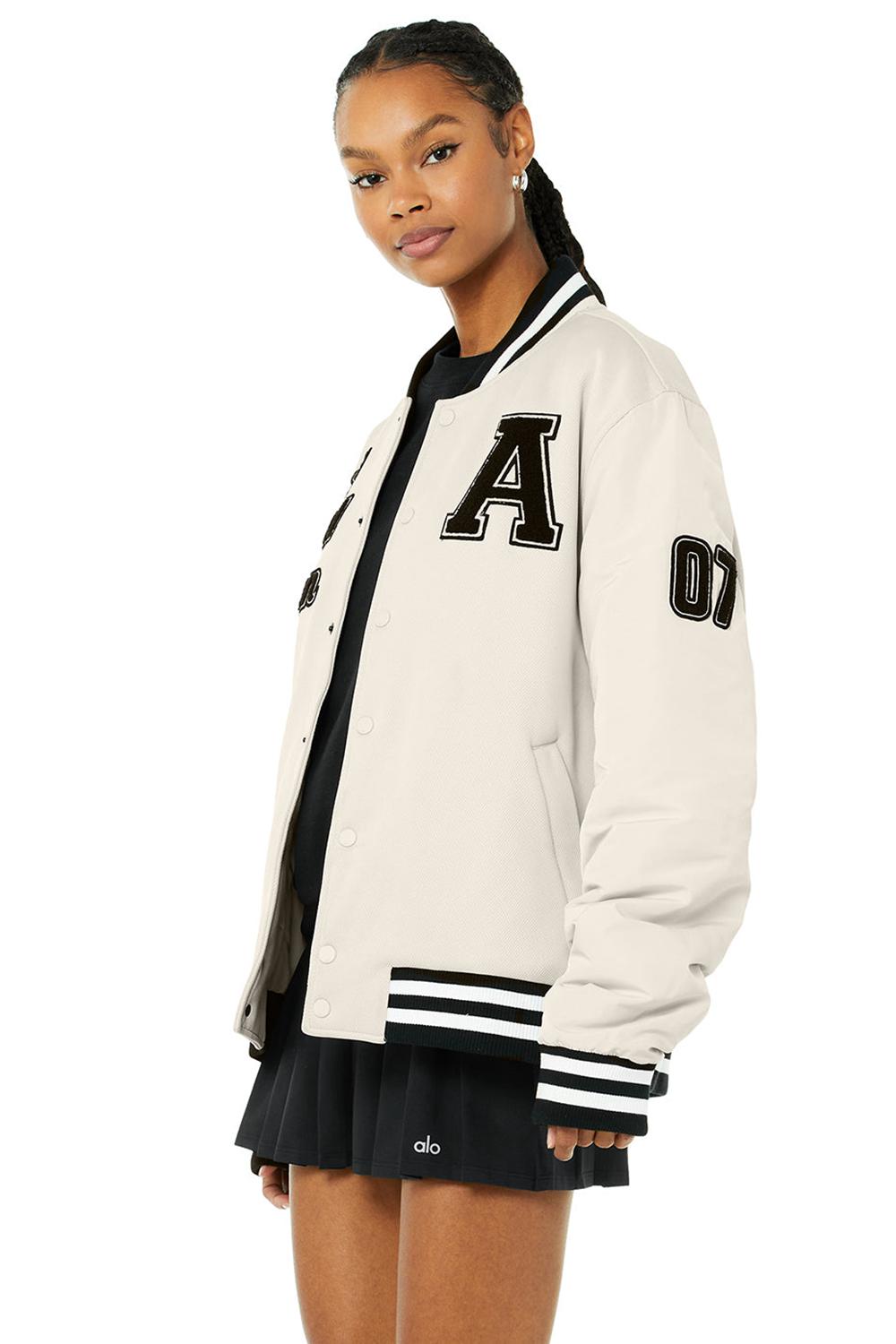 Chaquetas Alo Yoga G.O.A.T Mujer Bone | España  UFSO-62140