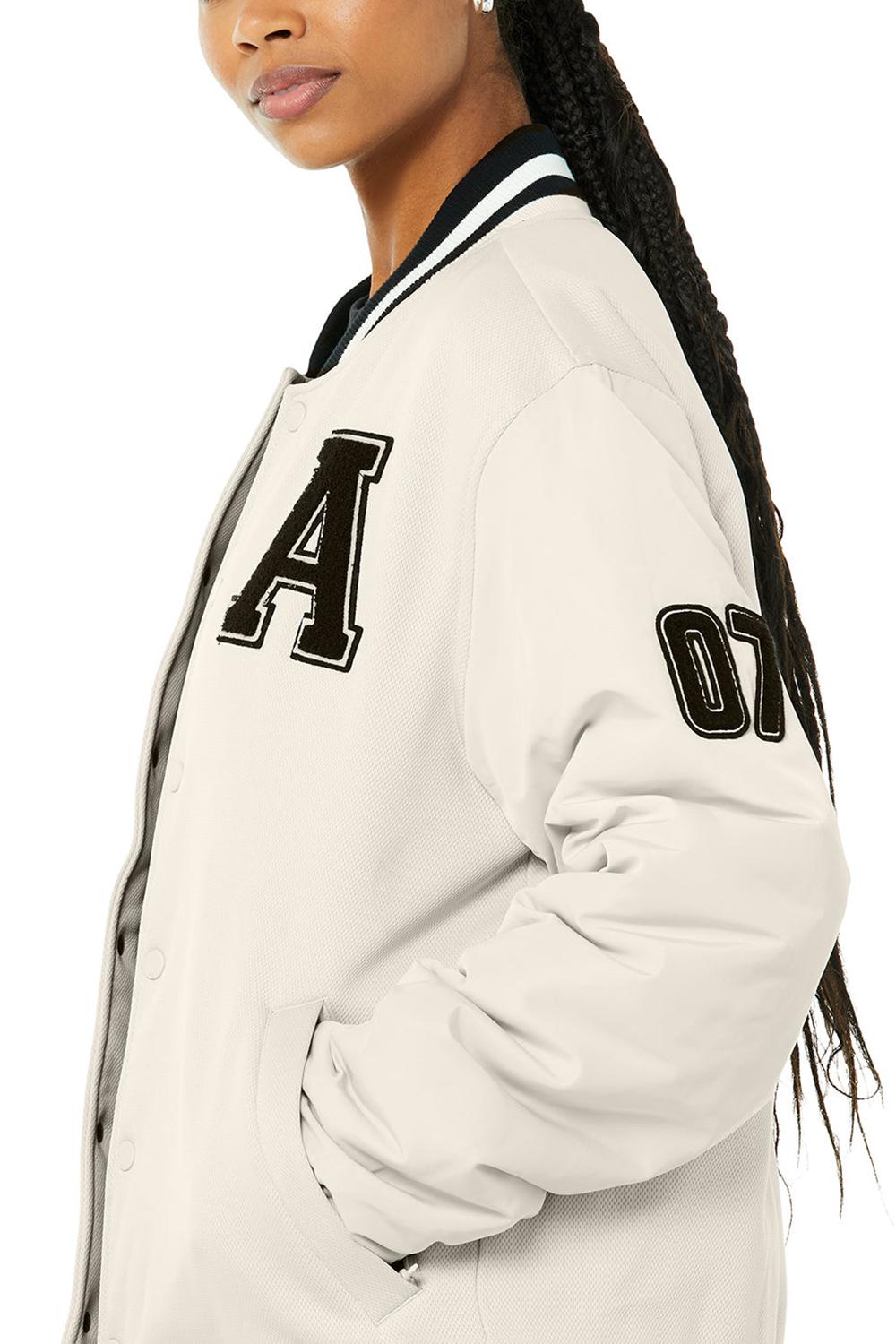Chaquetas Alo Yoga G.O.A.T Mujer Bone | España  UFSO-62140