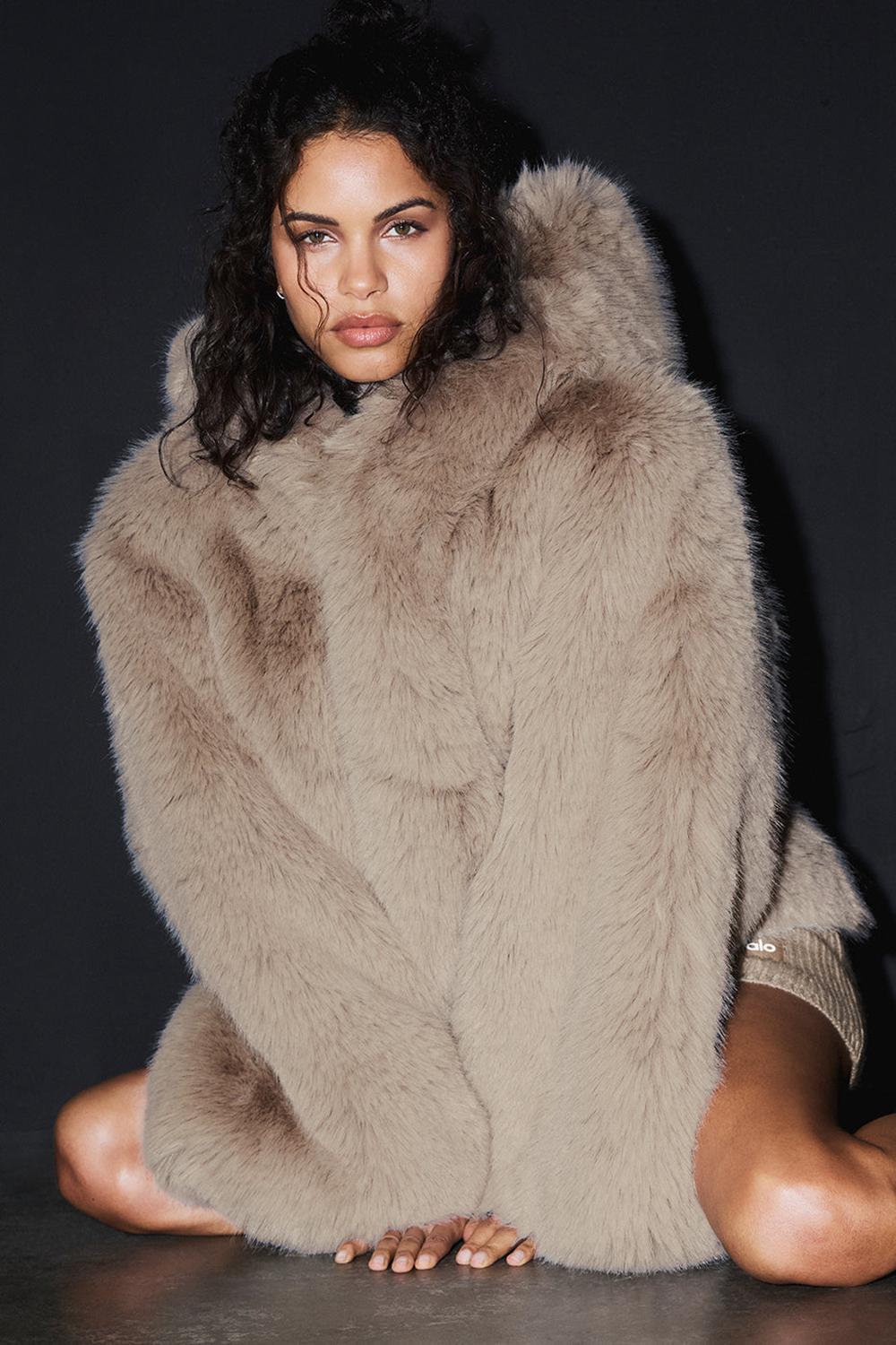 Chaquetas Alo Yoga Opulent Faux Fur Statement Mujer Oat | España  FJTS-28435