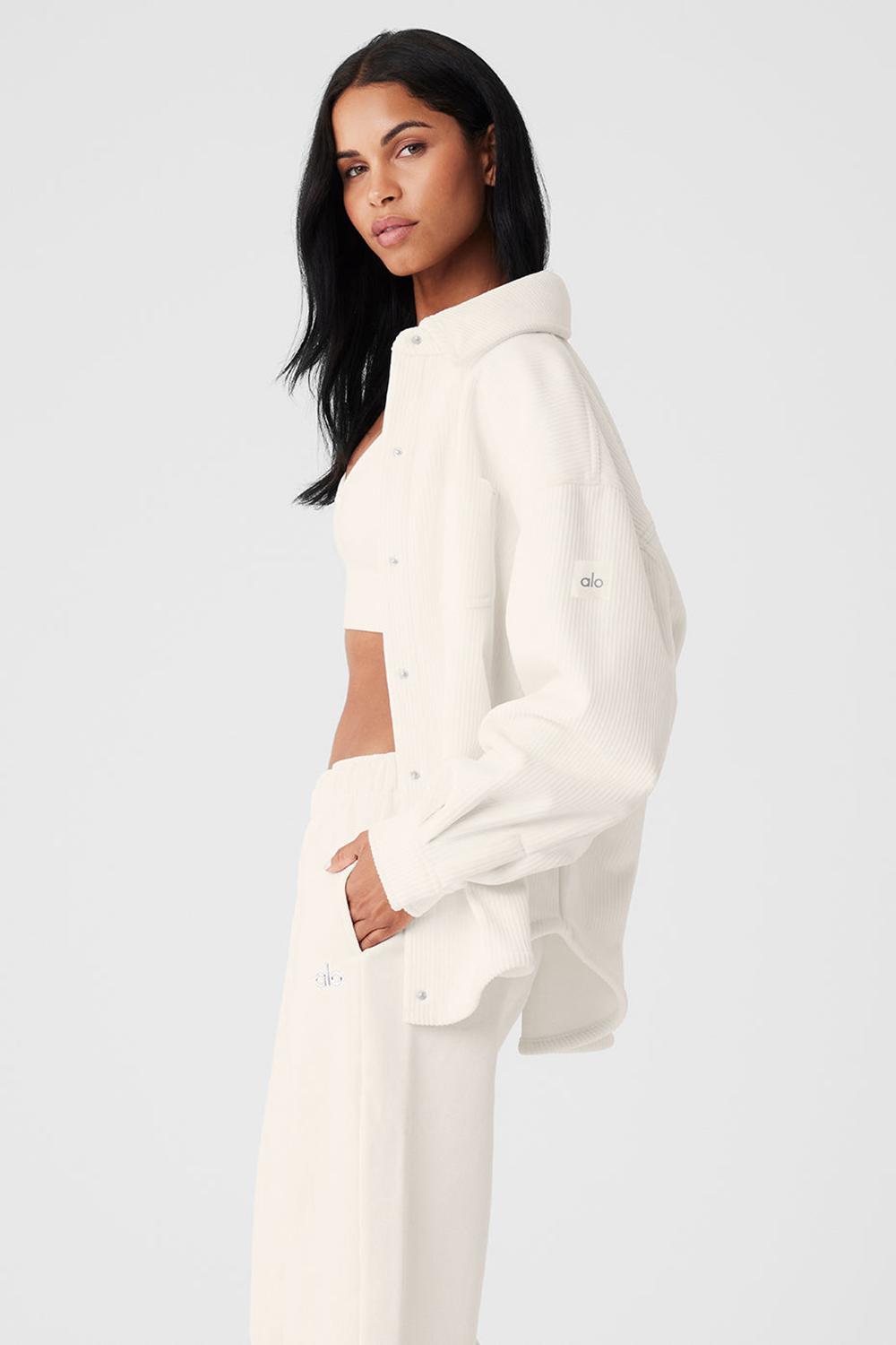 Chaquetas Alo Yoga Ribbed Velour Mountain Side Shacket Mujer Ivory | España  EQFA-19863