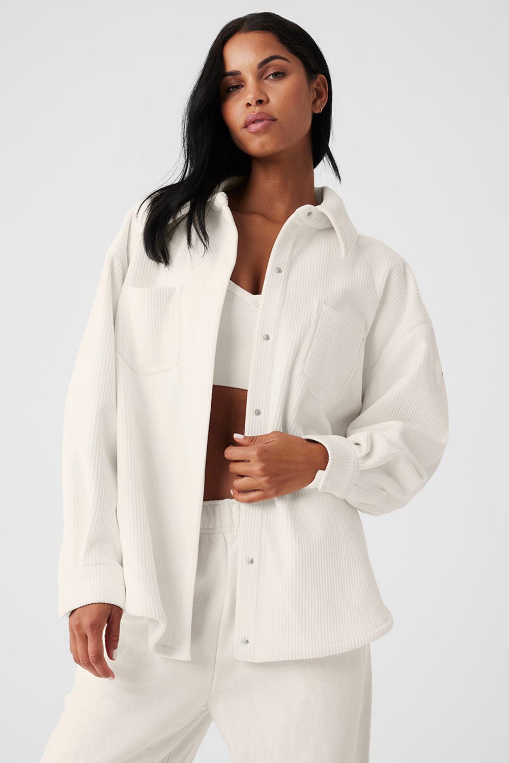 Chaquetas Alo Yoga Ribbed Velour Mountain Side Shacket Mujer Ivory | España  EQFA-19863