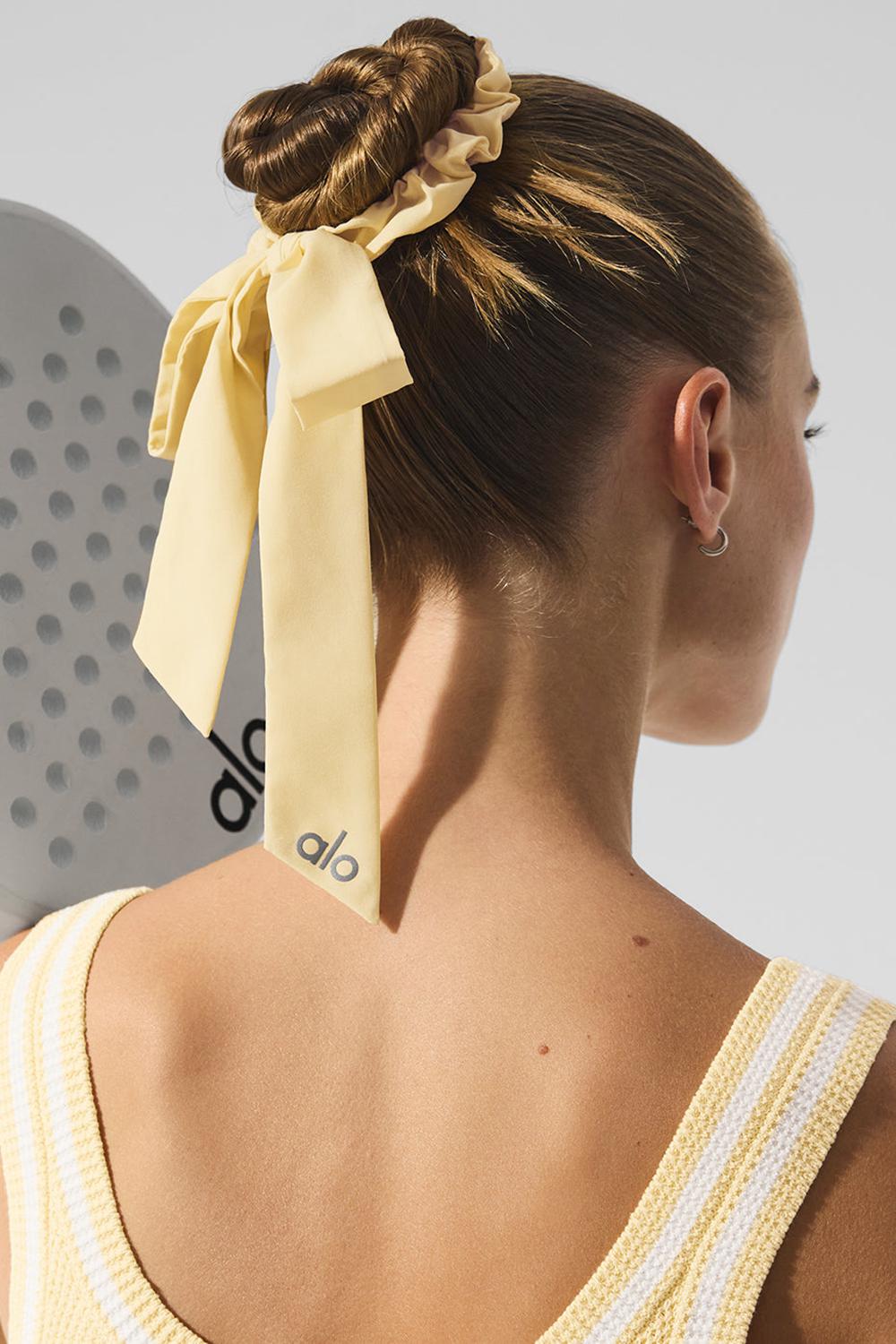 Coletero Alo Yoga Love Knots Tie Mujer Warm Butter | España  WSYU-10536
