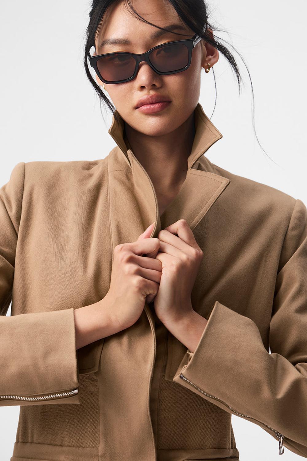 Gabardina Alo Yoga Formation Mujer Toasted Almond | España  QINM-79082