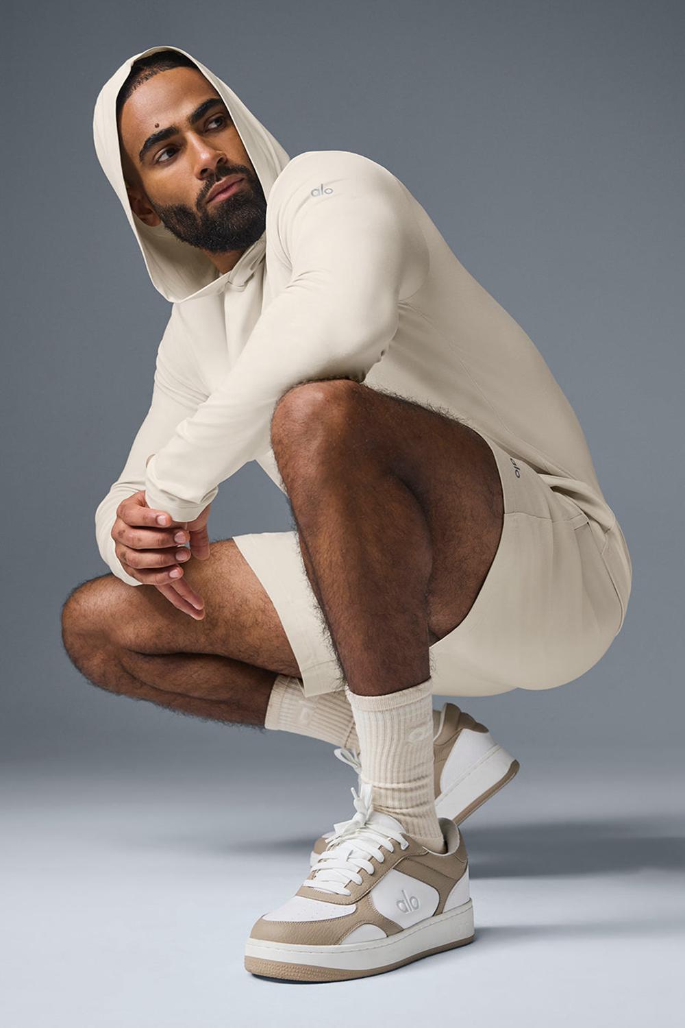 Manga Larga Alo Yoga Conquer Reform With Hood Hombre Bone | España  PWSO-49123