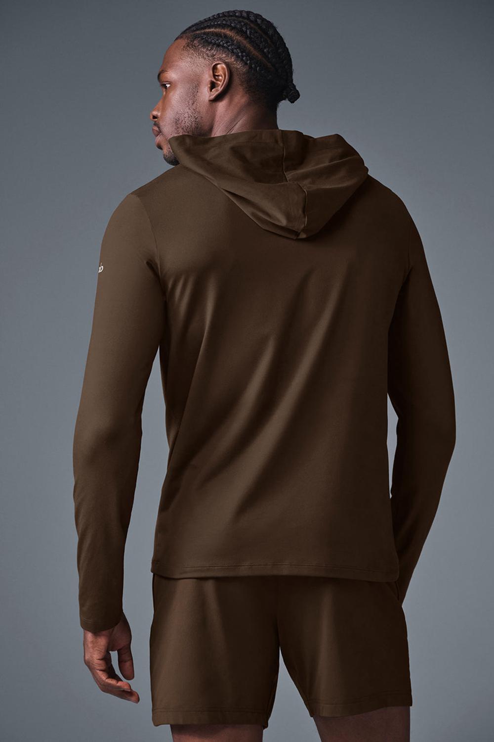 Manga Larga Alo Yoga Conquer Reform With Hood Hombre Espresso | España  AHPM-57941