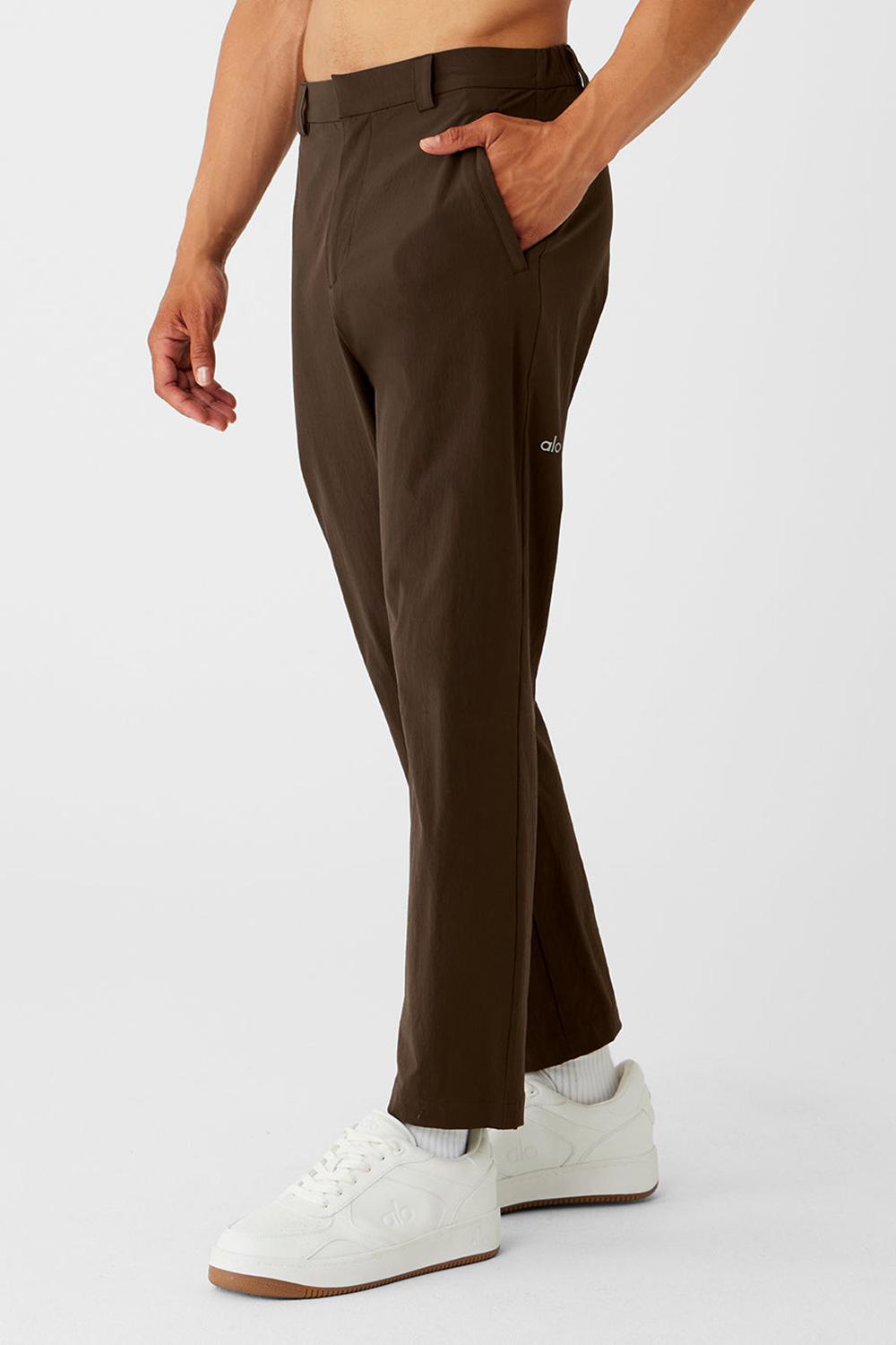 Pantalon Alo Yoga Co-Op Cropped Tech Hombre Espresso | España  RSLG-35712