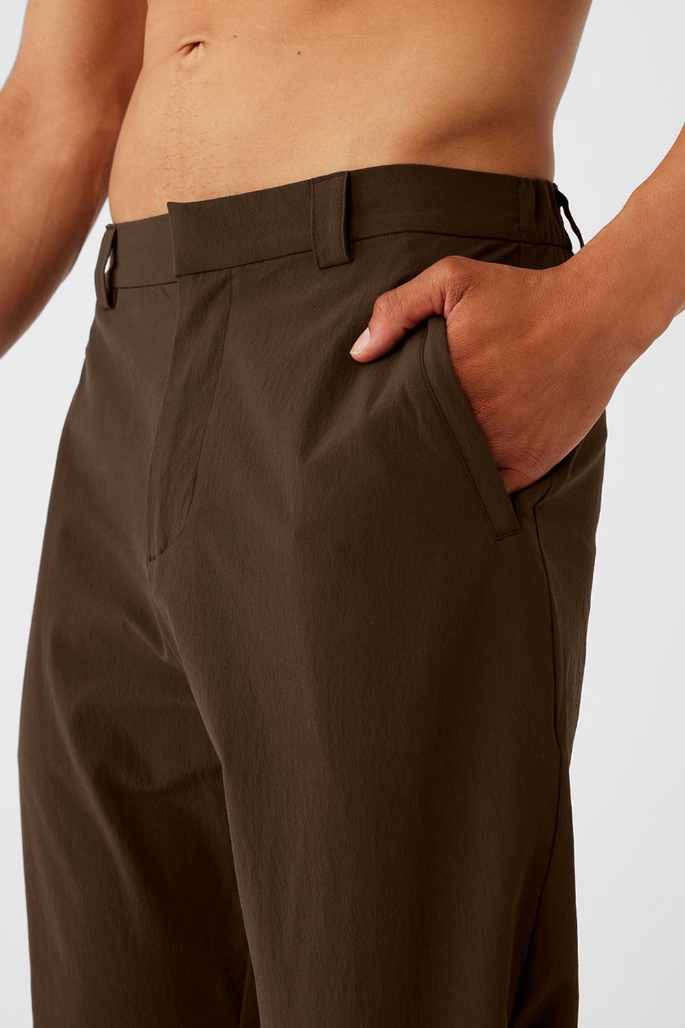 Pantalon Alo Yoga Co-Op Cropped Tech Hombre Espresso | España  RSLG-35712