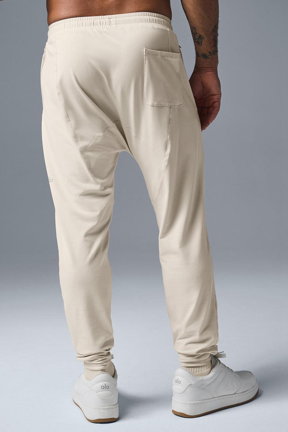 Pantalon Alo Yoga Conquer Revitalize Hombre Bone | España  ORAZ-78492
