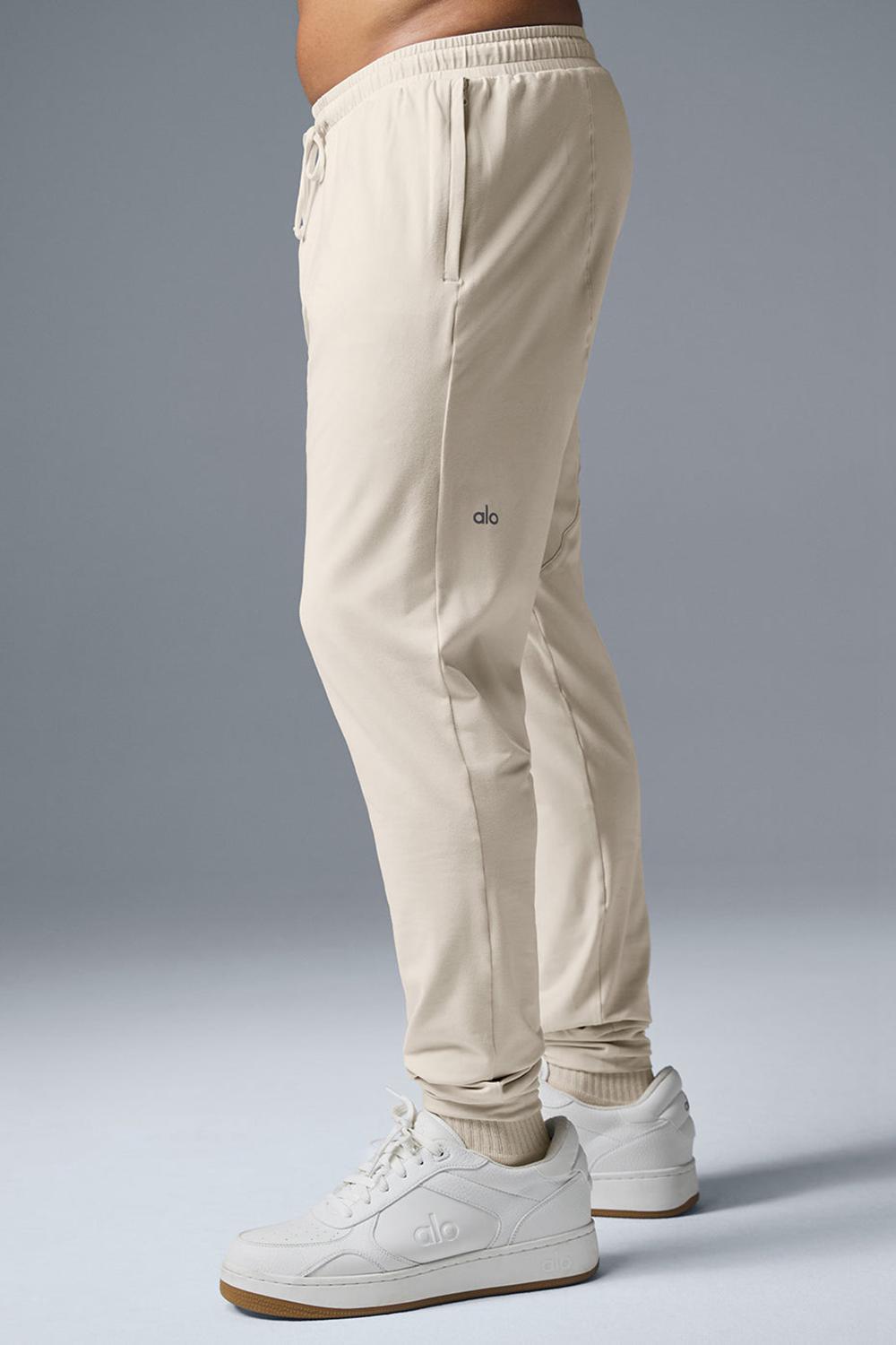 Pantalon Alo Yoga Conquer Revitalize Hombre Bone | España  ORAZ-78492