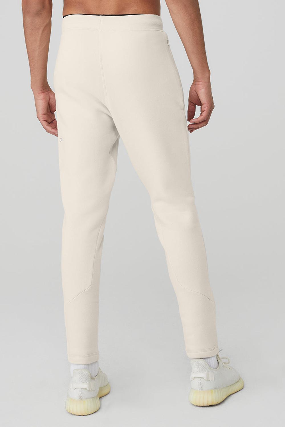Pantalon Deportivo Alo Yoga The Triumph Hombre Bone | España  OHAP-42586