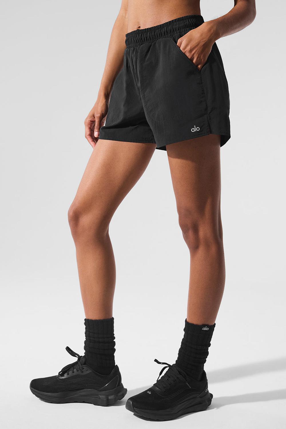 Short Alo Yoga Alumni Mujer Negras | España  ADCU-24598