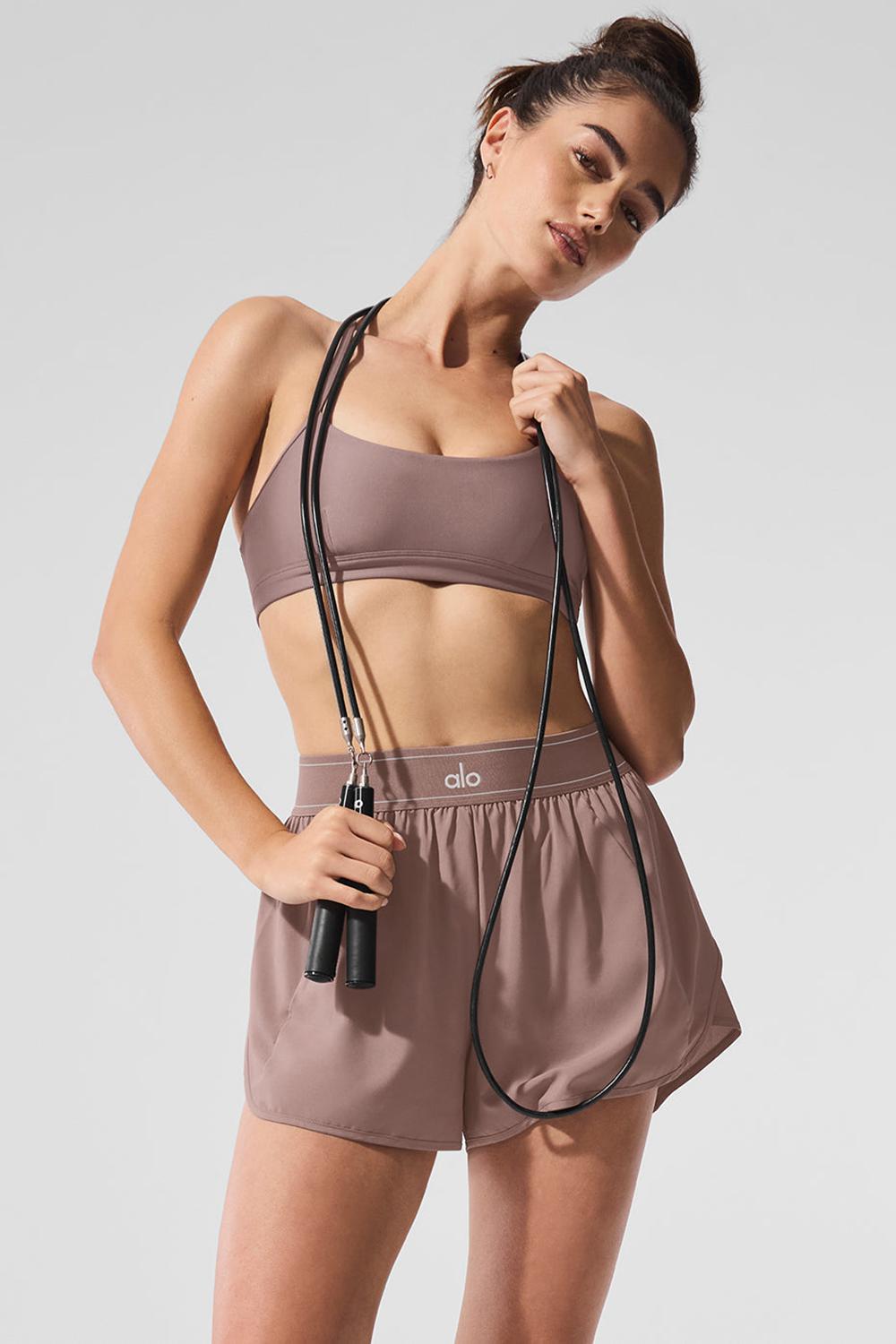 Short Alo Yoga Match Point Mujer Mushroom | España  PEYI-93160