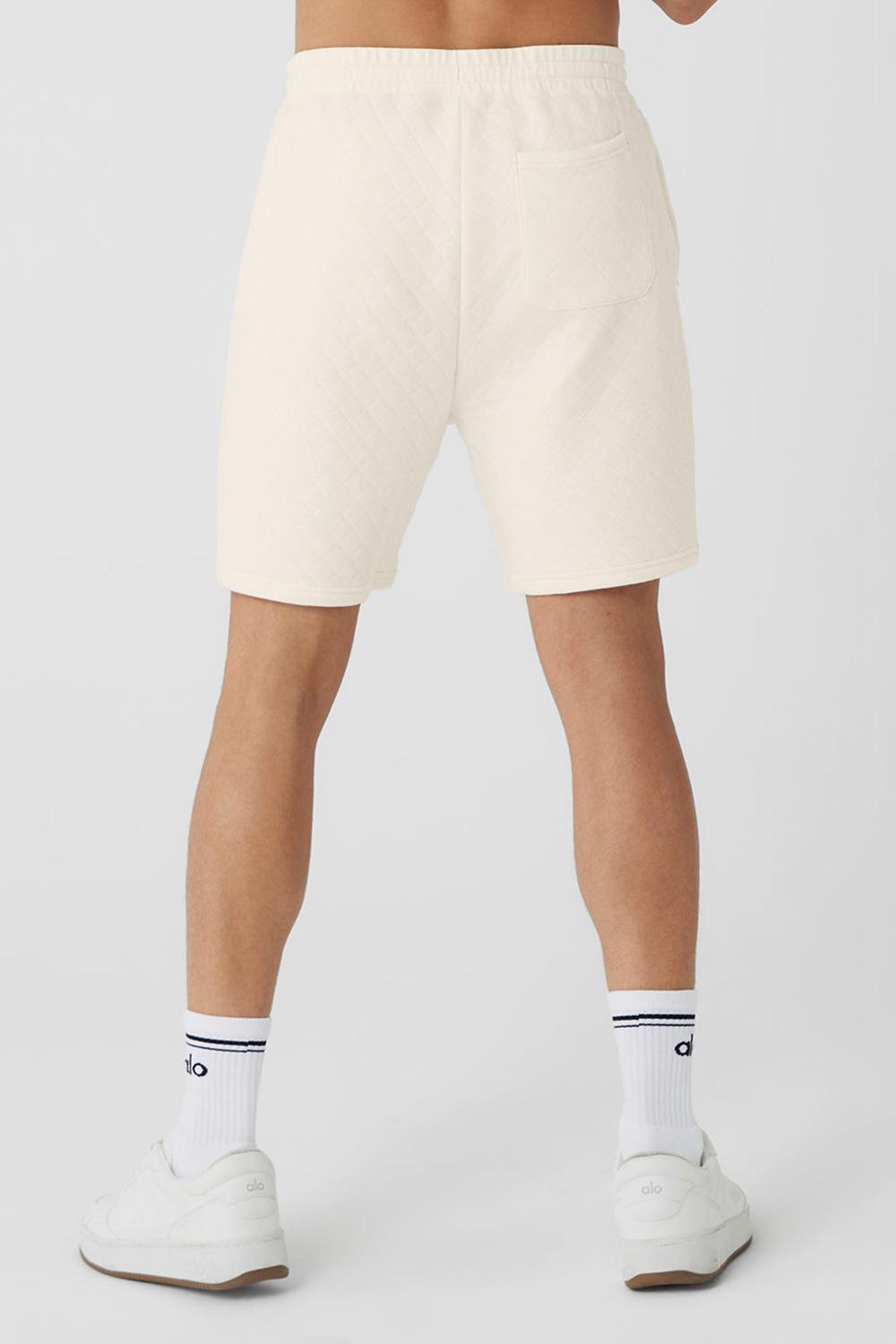 Short Alo Yoga Quilted Stadium Hombre Ivory | España  IFGY-91256