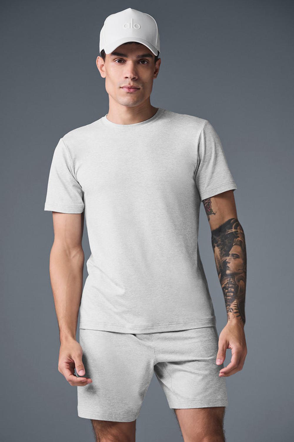 Short Sleeve Alo Yoga Conquer Reform Crewneck Hombre Gris | España  ZLWQ-89546