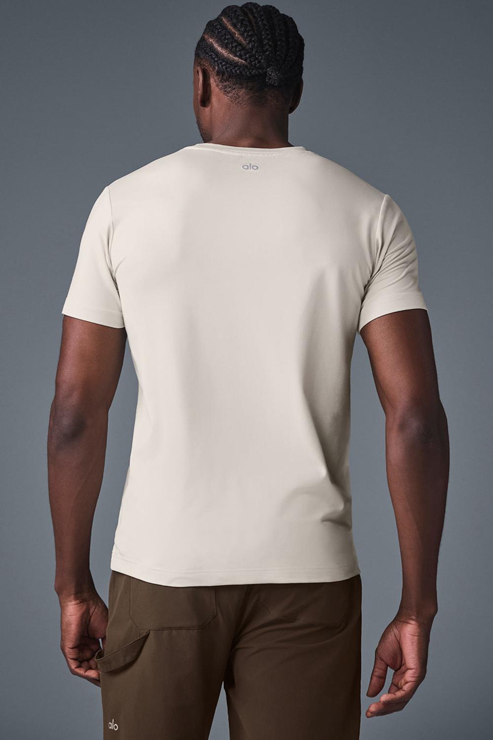 Short Sleeve Alo Yoga Conquer Reform Crewneck Hombre Bone | España  UOXL-30597