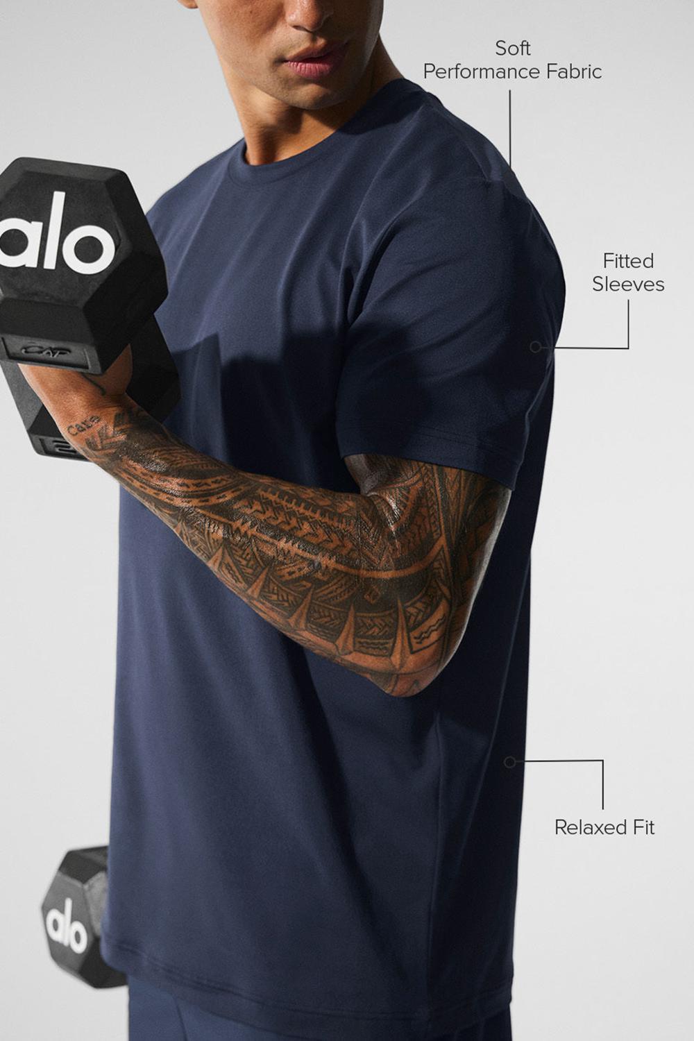 Short Sleeve Alo Yoga Conquer Reform Crewneck Hombre Azul Marino | España  NTJF-89423