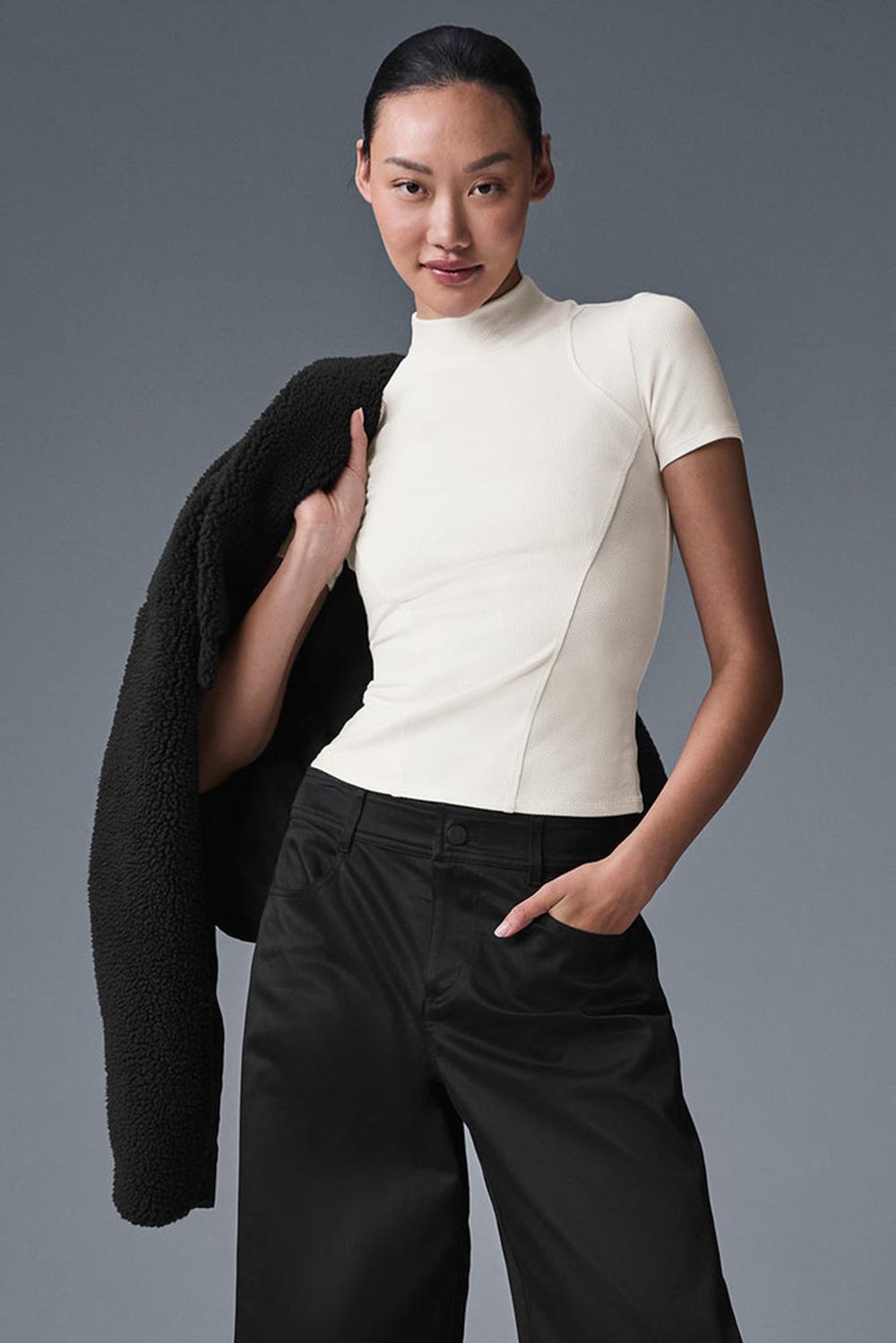 Short Sleeve Alo Yoga Ribbed Mesmerize Mujer Ivory | España  MYUV-50381