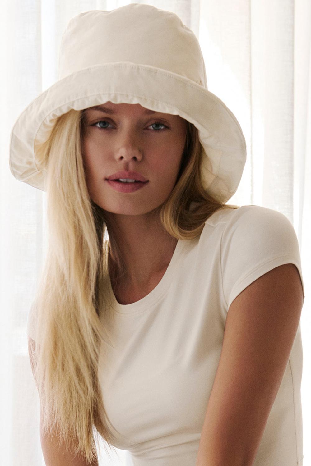 Sombreros De Pescador Alo Yoga Good Shade Mujer Oat Milk | España  TPLB-98240