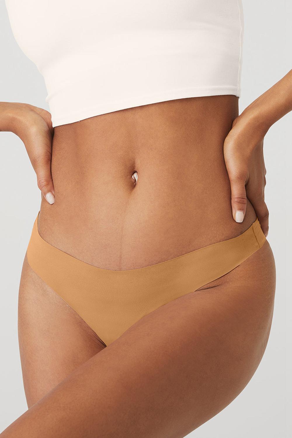 Tanga Alo Yoga Airbrush Invisible Mujer Sand | España  STKH-75031